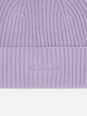 Moss Beanie in lilac ribbed knit with St. Barth embroidery