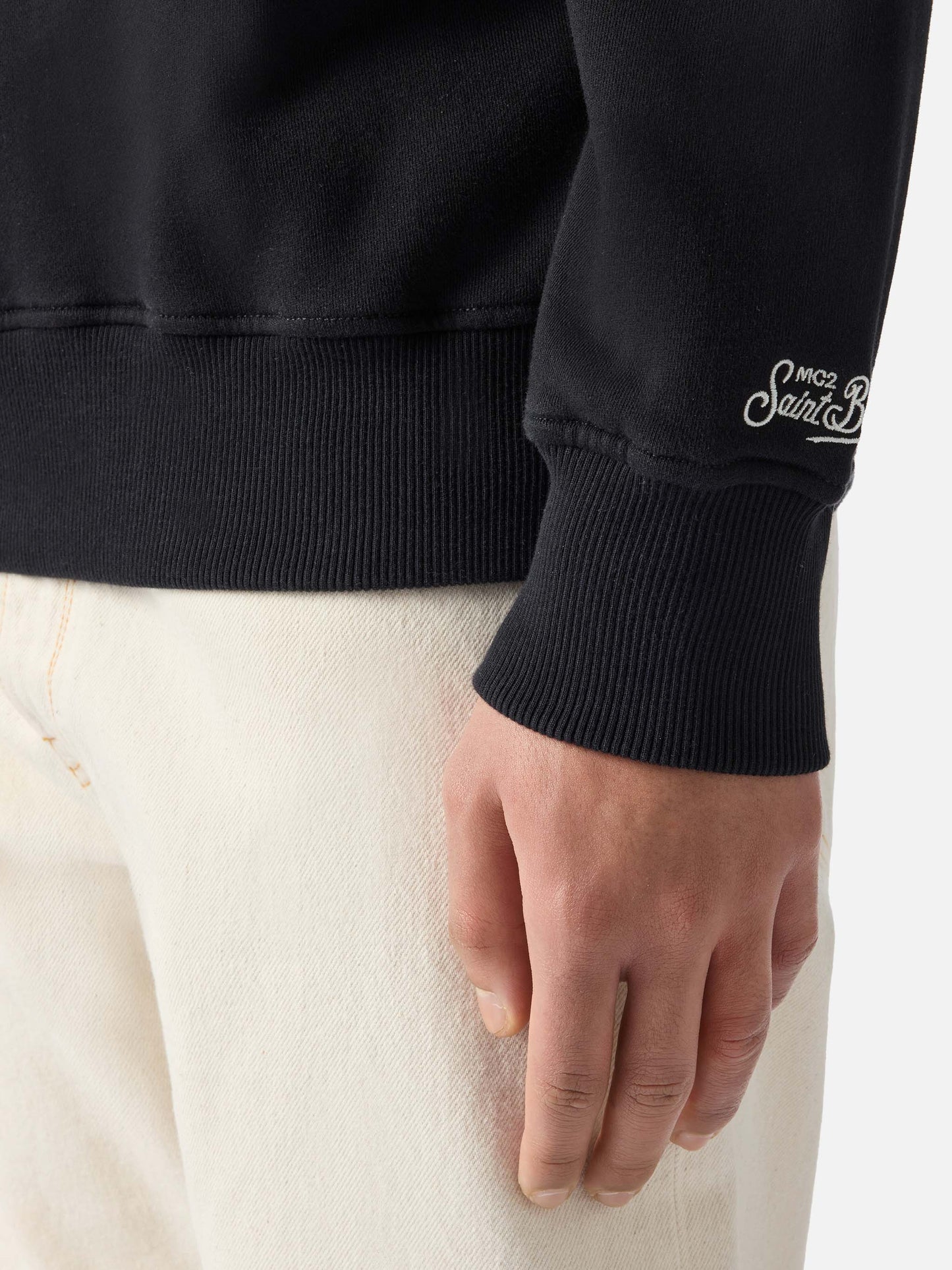 Sudadera Ponza negra con bordado Busy From Day To Night