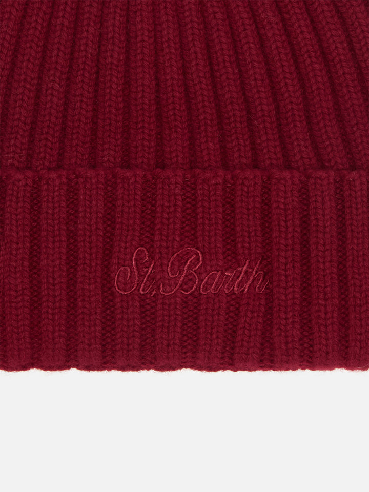 Wengen beanie in burgundy with St. Barth embroidery on the turn-up