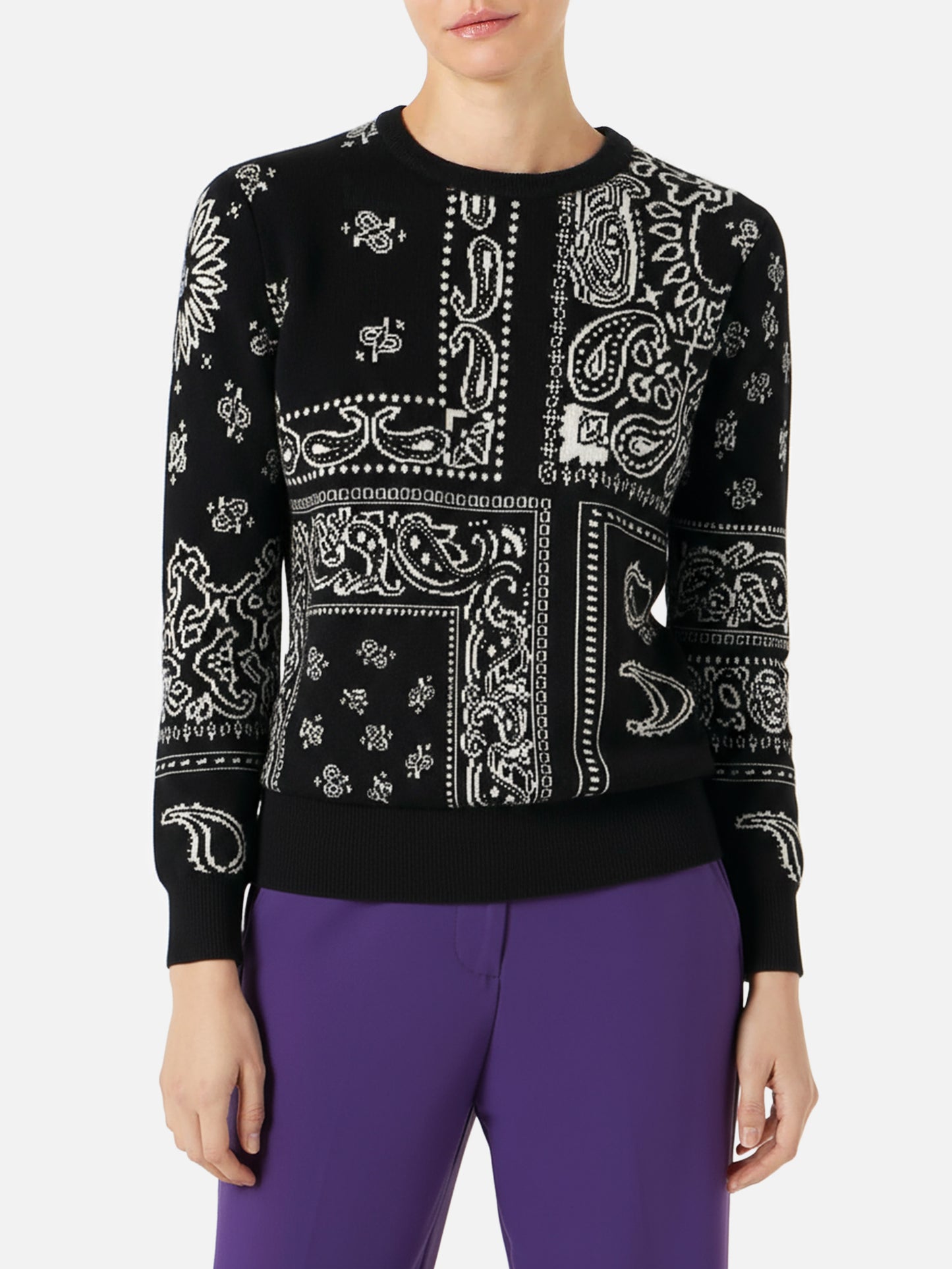 Damenpullover aus Kaschmirmischung mit schwarzem Bandana-Muster