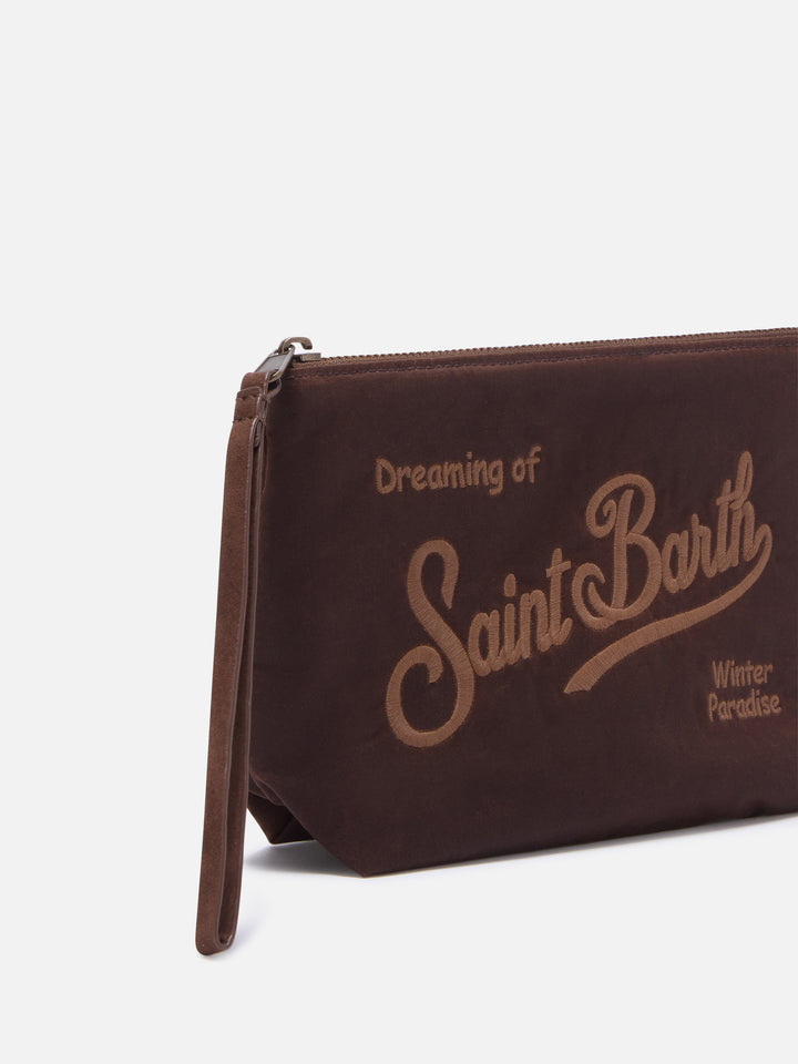pochette encerado marrón Aline con bordado del logo 