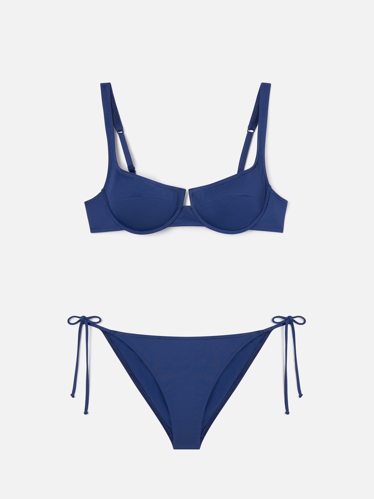 Amira Naomi navy blue Balconette-Bikini in Unifarbe 