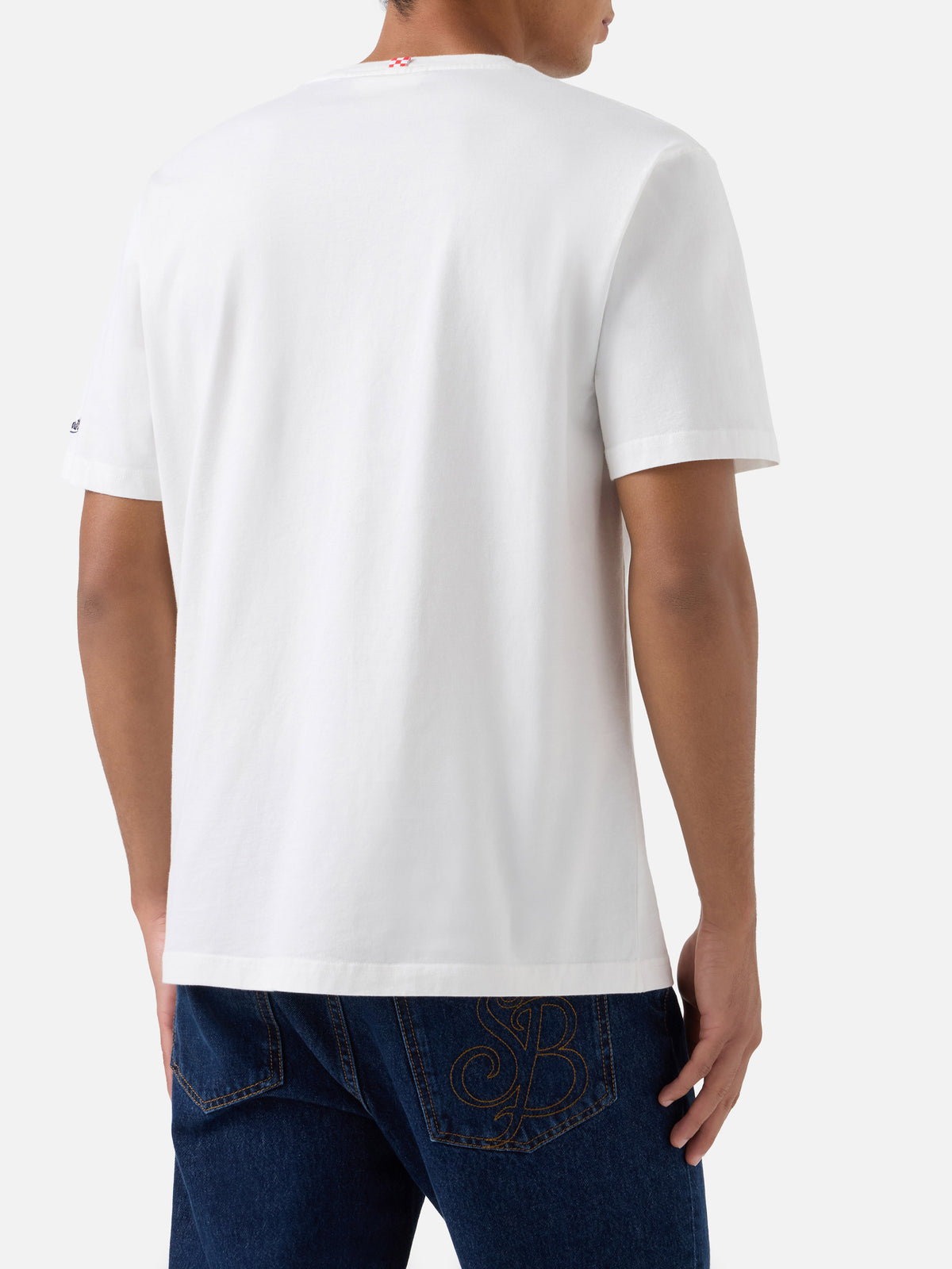Camiseta Arnott en blanco con bordado del monograma SB 