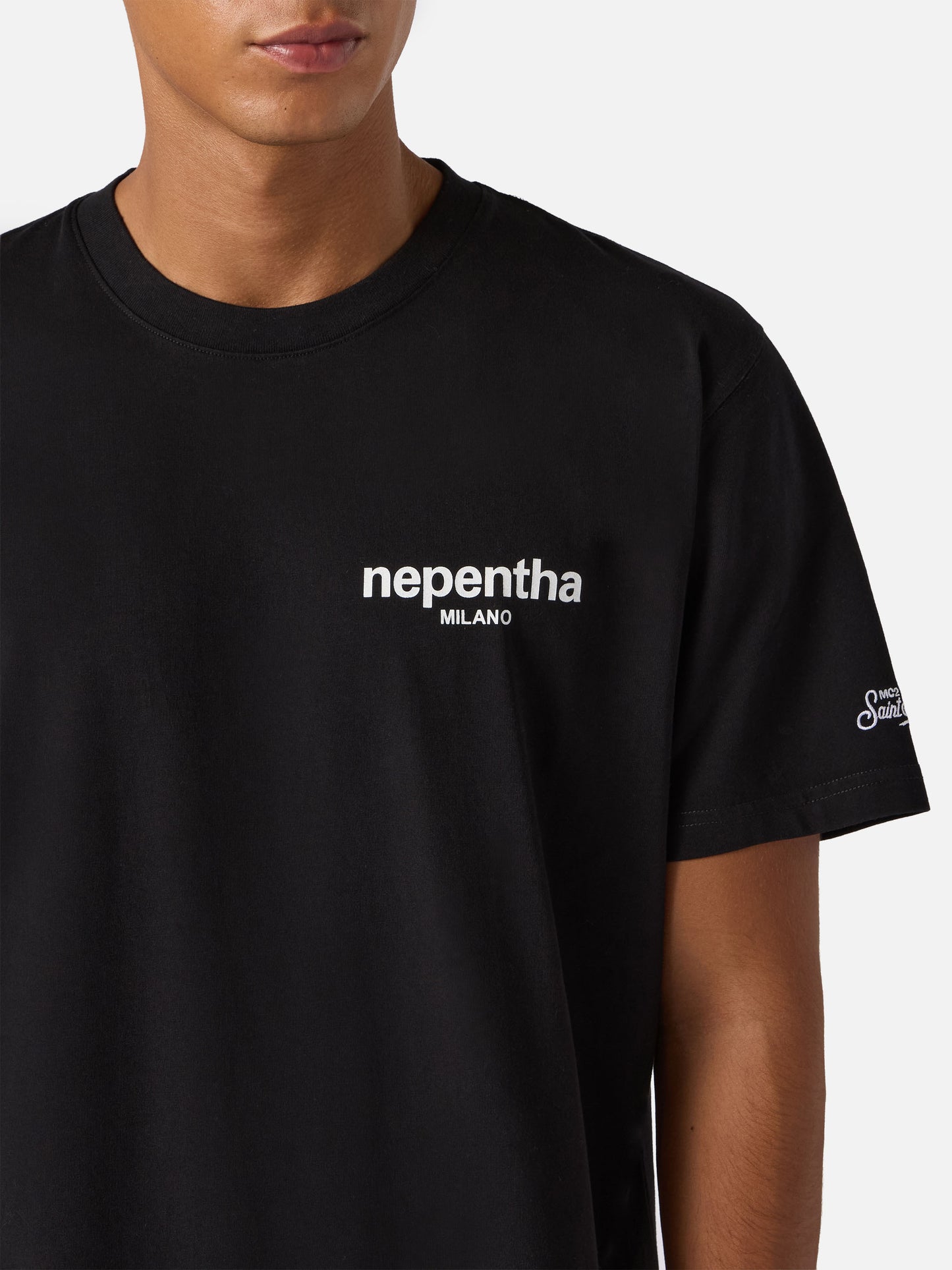 Arnott cotton T-shirt in black with Nephenta print | NEPHENTA SPECIAL EDITION