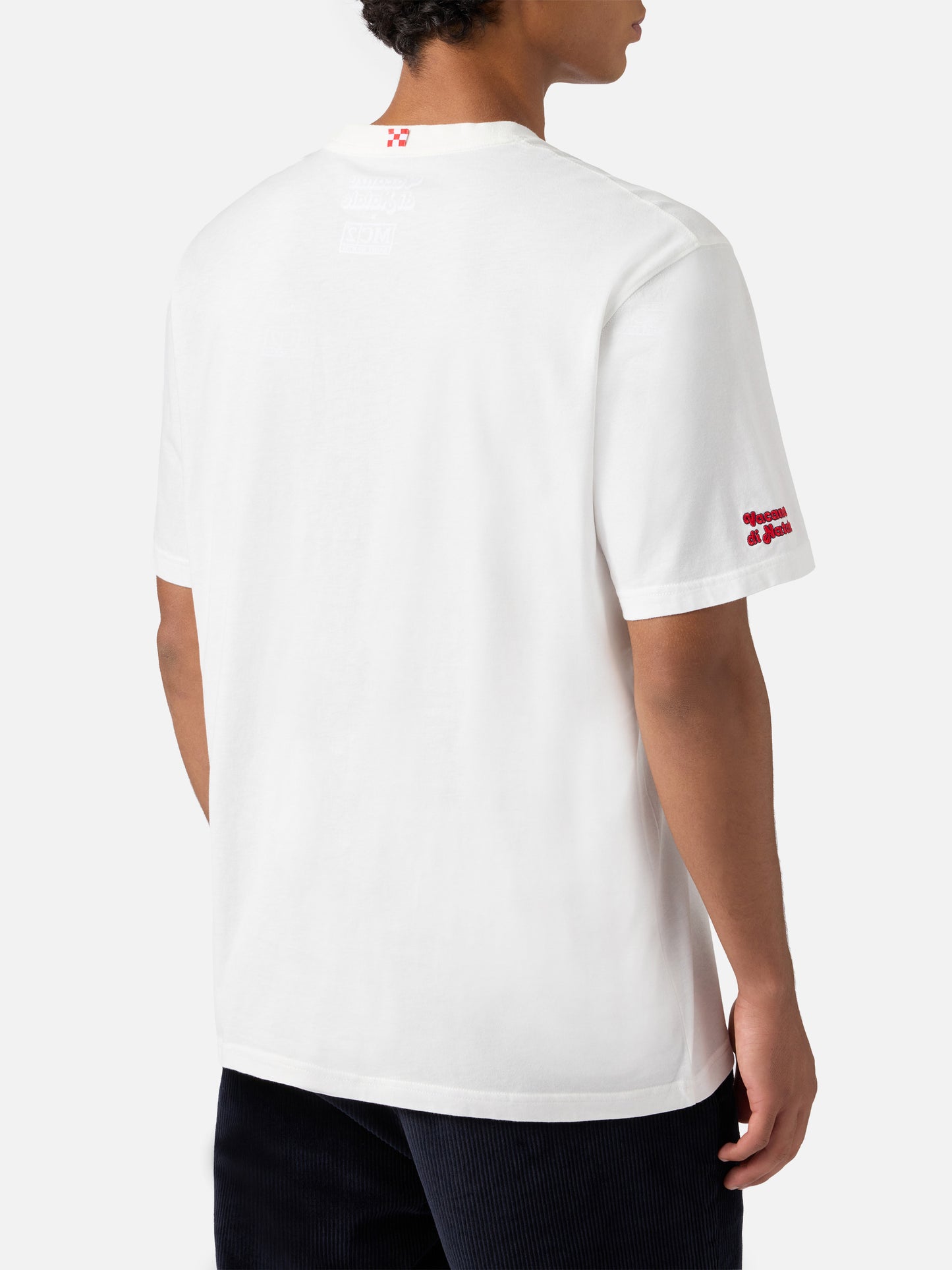 Arnott Warm winter cotton T-shirt in white with E nun m’angoscià embroidery | VACANZE DI NATALE SPECIAL EDITION