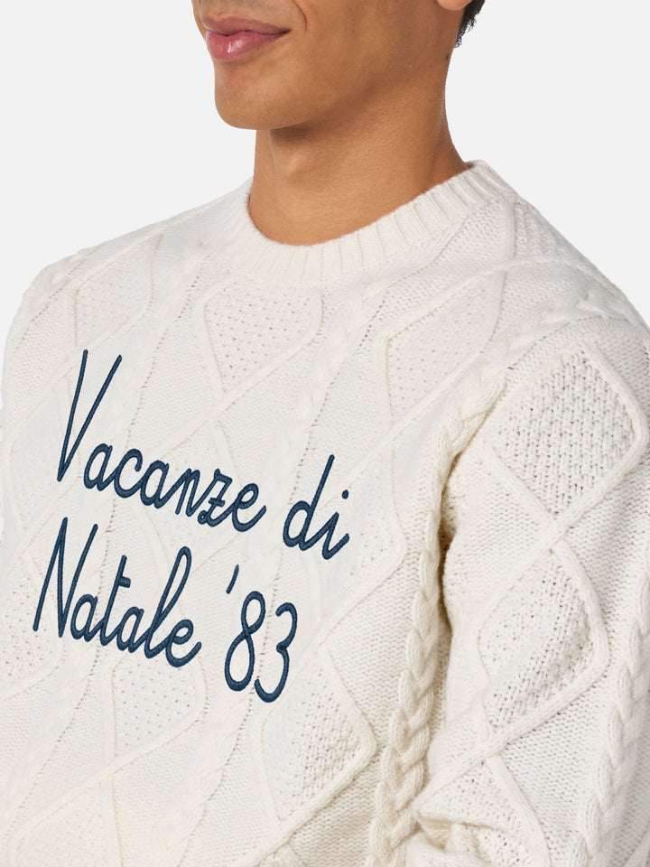 Maglione bianco a girocollo Bergen Tricot con ricamo Vacanze di Natale '83