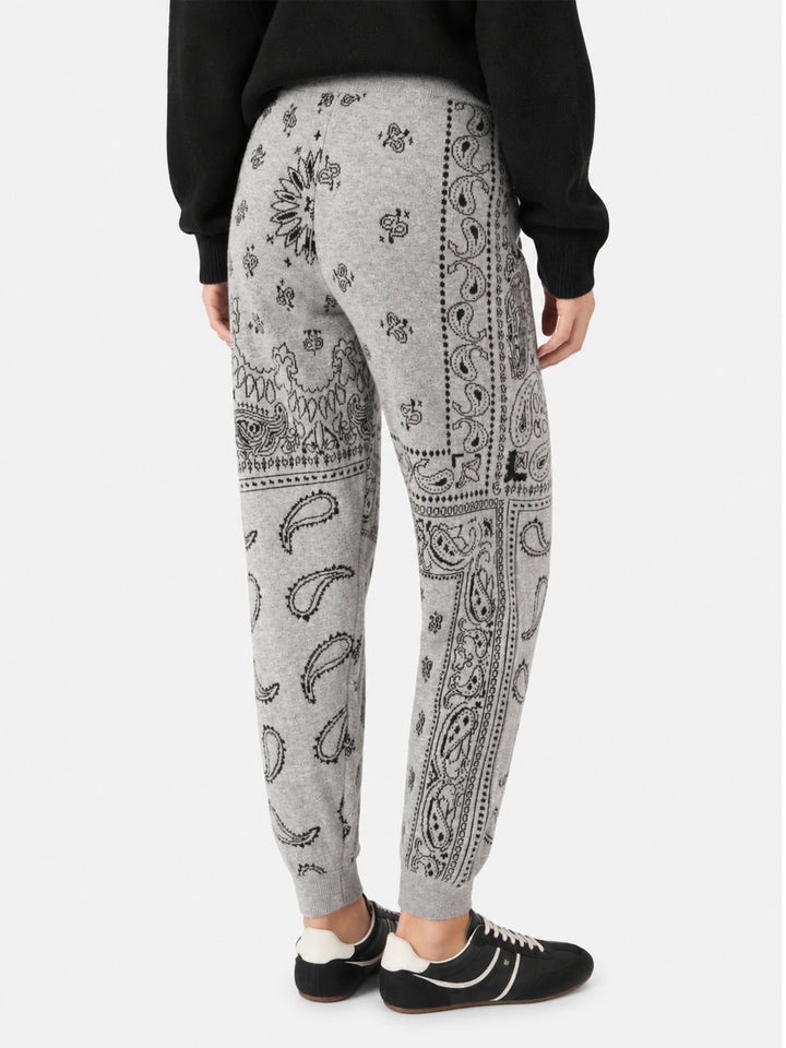 Knitted sweatpants Charlie with grey bandana print