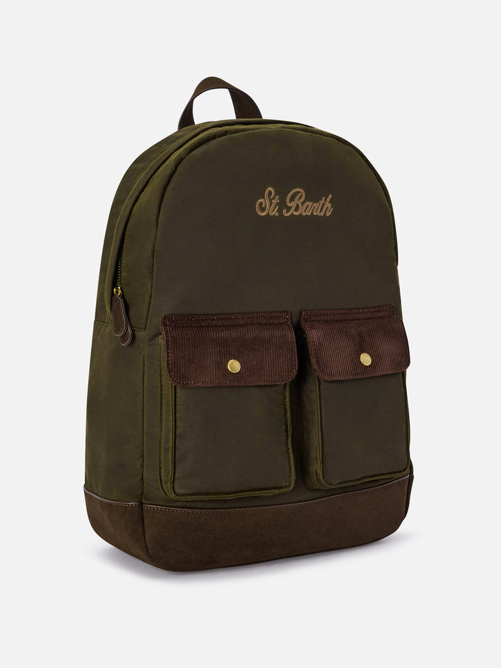 Zaino Cody verde militare in tessuto cerato con ricamo logo