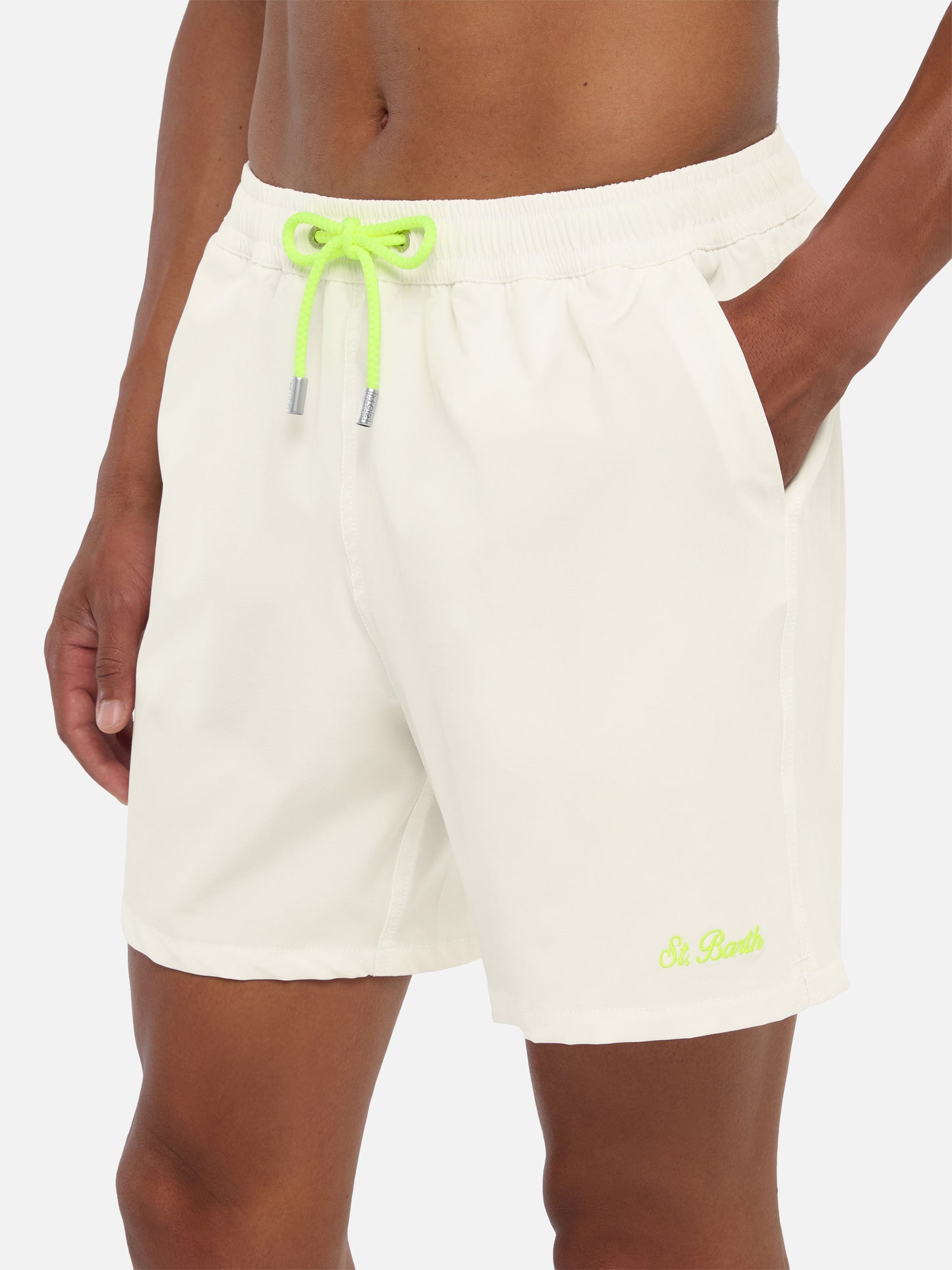 Weiße Comfort Badeshorts mit St. Barth Stickerei