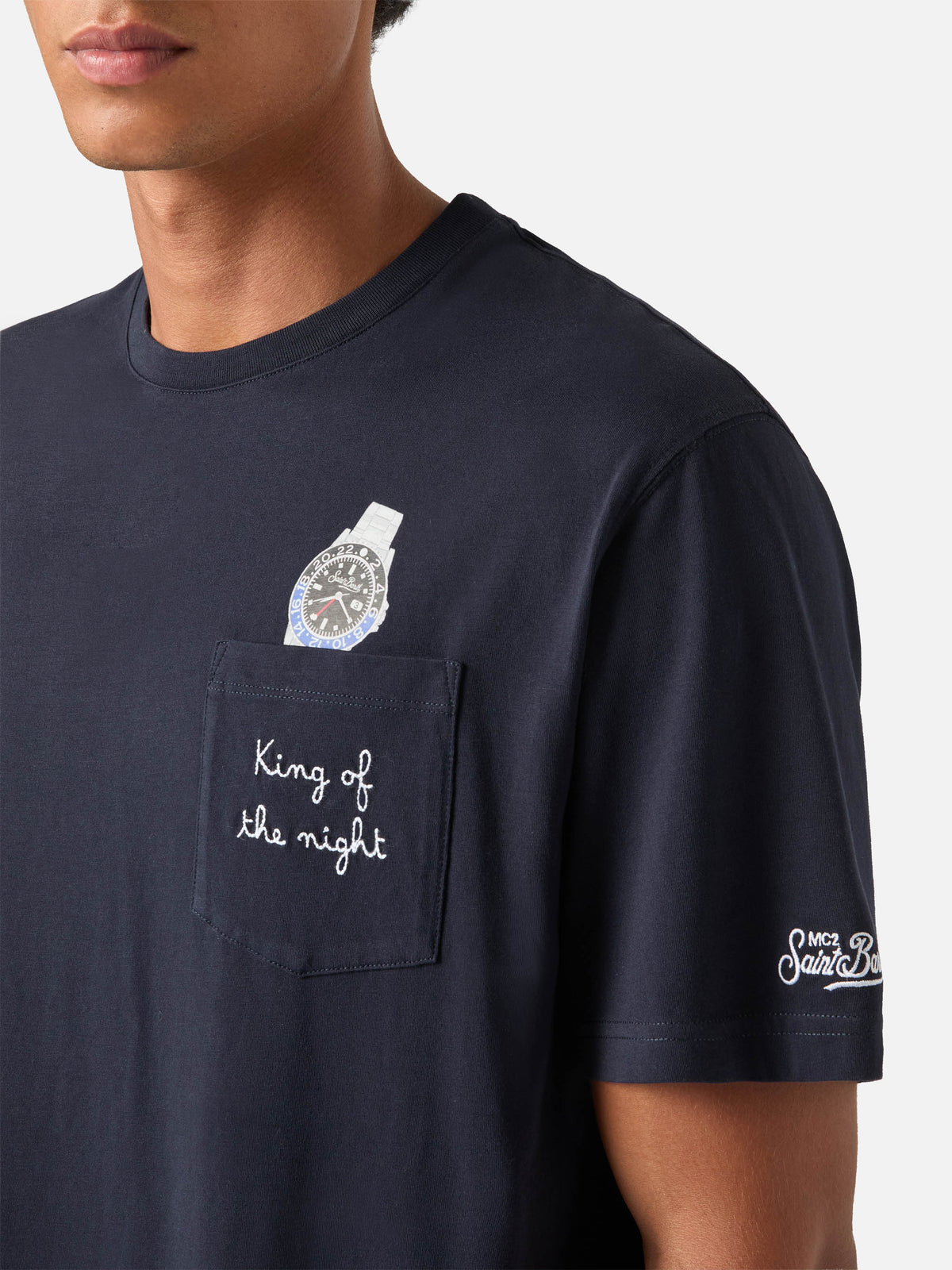 T-shirt en coton biologique blue Connor bleu marine avec imprimé montre et broderie King Of The Night 
