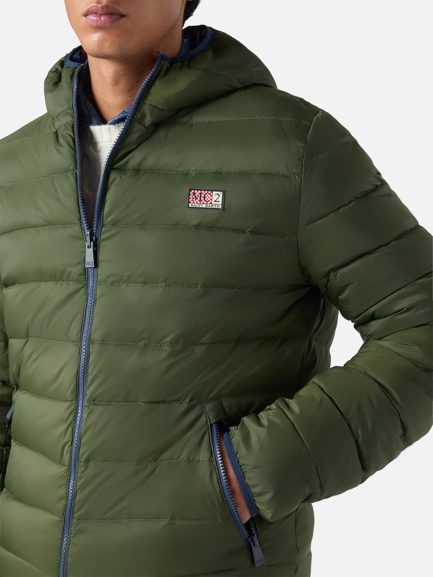Doppelt gewebte Daunenjacke von Courchevel in Militärgrün