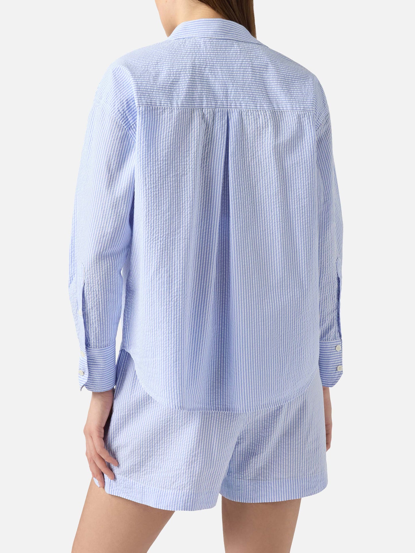 Camisa Cristal de seersucker a rayas azul claro con bordado 