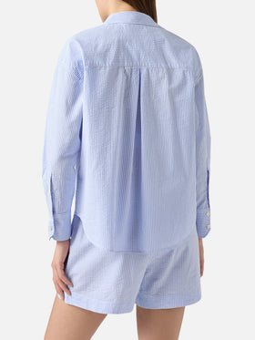 Camisa Cristal de seersucker a rayas azul claro con bordado 