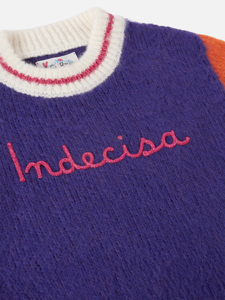 Kastenförmiger Pullover Danya Soft Jr mit Indecisa-Stickerei