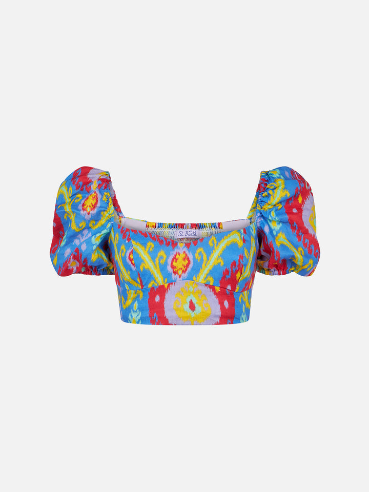 Top corto con estampado ikat 