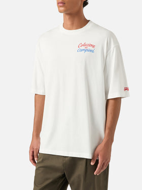 Camiseta oversize blanca de algodón Delmar con estampado Colazione Dei Campioni en la espalda 