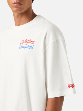 Camiseta oversize blanca de algodón Delmar con estampado Colazione Dei Campioni en la espalda 