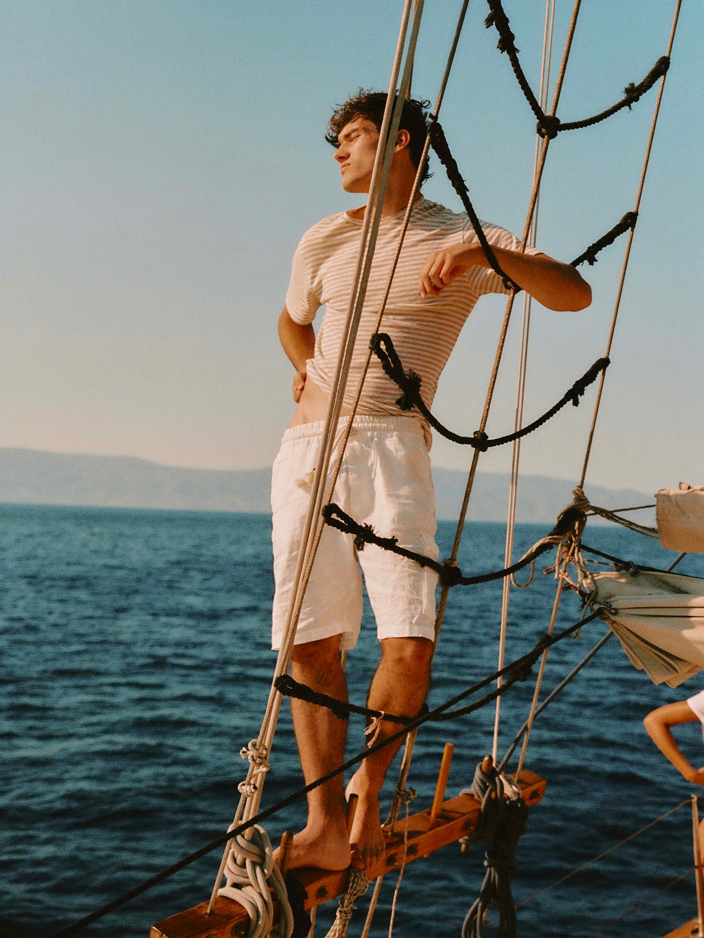 Bermudas Marseille de lino blanco 