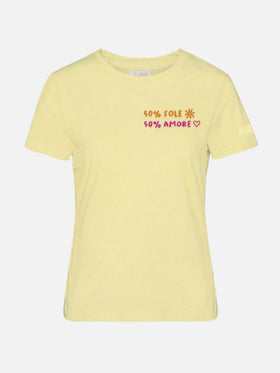 T-shirt Emilie in cotone giallo con ricamo 50% Sole 50% Amore