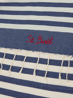 Toalla de playa fouta con rayas azules y blancas 