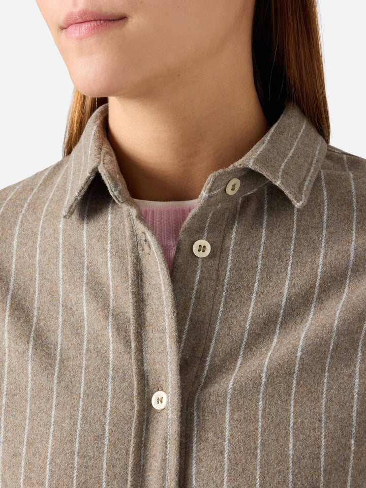 Beiges Gigy-Hemd aus Flanell in Wollmischung mit Nadelstreifen und Strass-Logo 