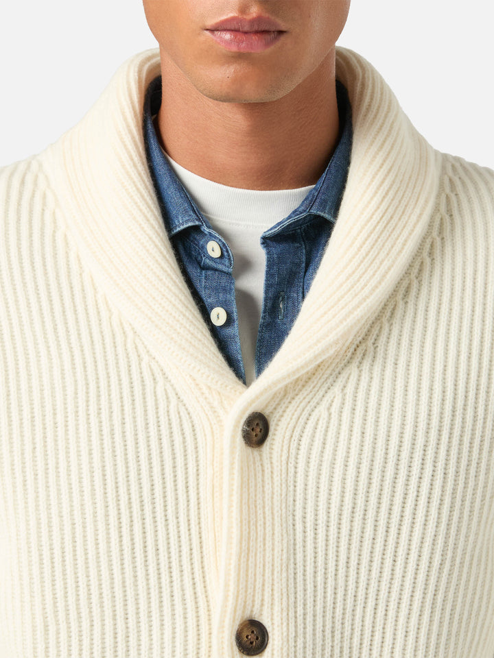 Cárdigan Glasgow de lana color off white con cuello chal 