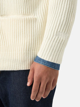 Cárdigan Glasgow de lana color off white con cuello chal 