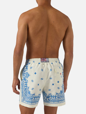 Bañador Gustavia azul claro y blanco con estampado bandana 