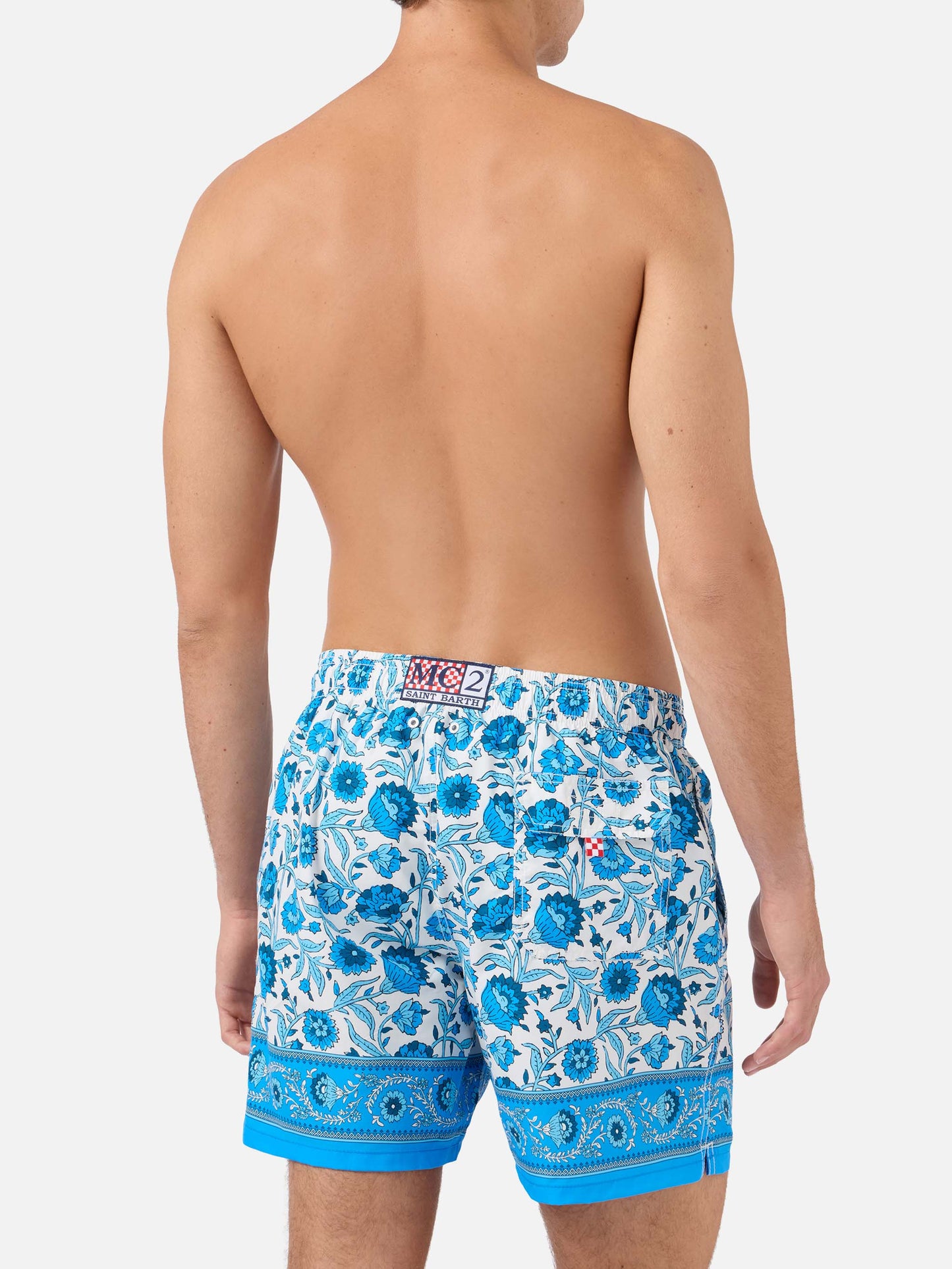 Gustavia-Badehose mit blauem Batik-Blumenprint 