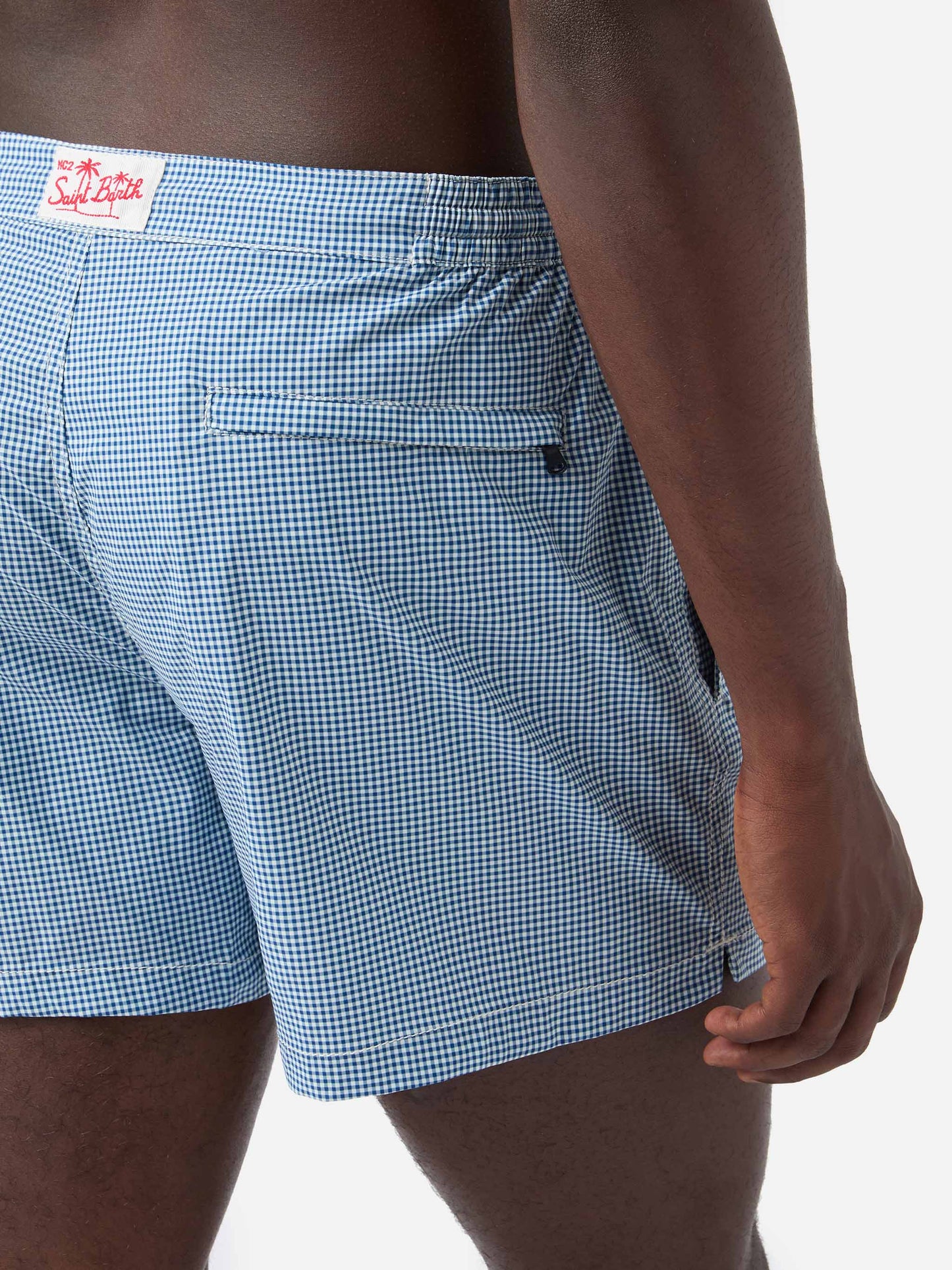 Harrys – figurbetont geschnittene Badeshorts mit Gingham-Print