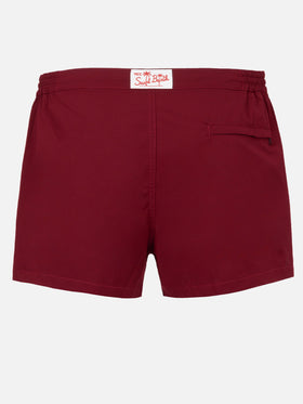 Burgunderrote, tailliert geschnittene Badeshorts für Herren von Harrys