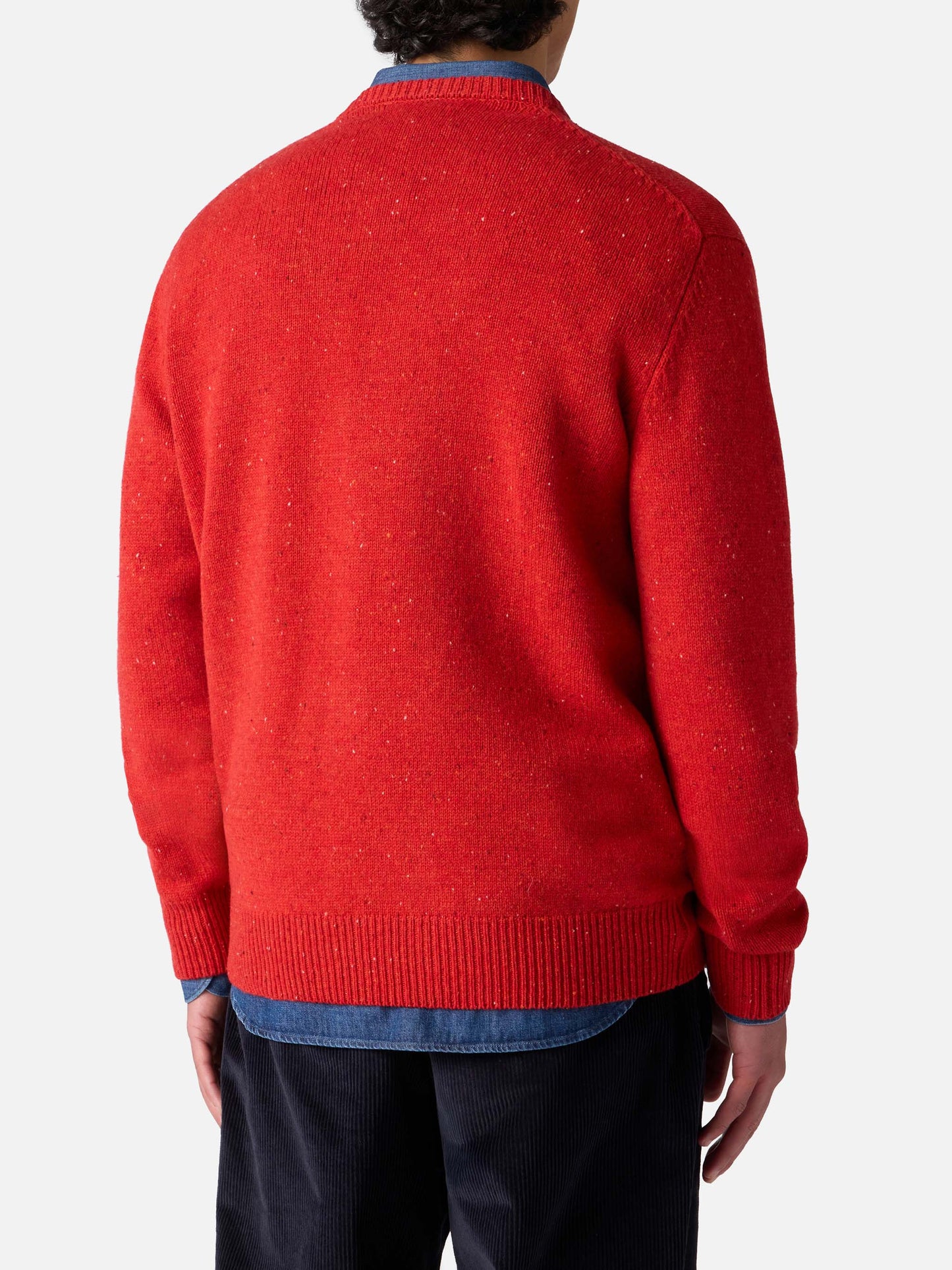 Mann roter Pullover