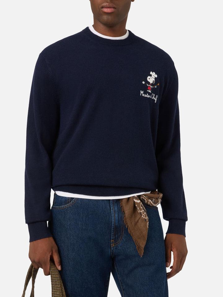 Jersey de cuello redondo en mezcla de lana ligera y cachemira Heron Navy blue con bordado Snoopy Master Chef | Special edition 