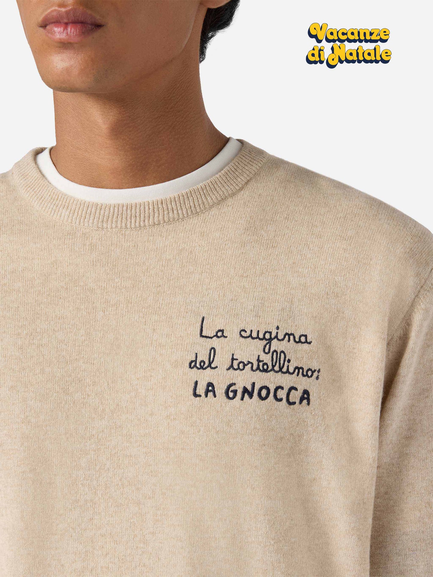 Maglione a girocollo Heron Light con ricamo La cugina del tortellino, la Gnocca! | VACANZE DI NATALE SPECIAL EDITION