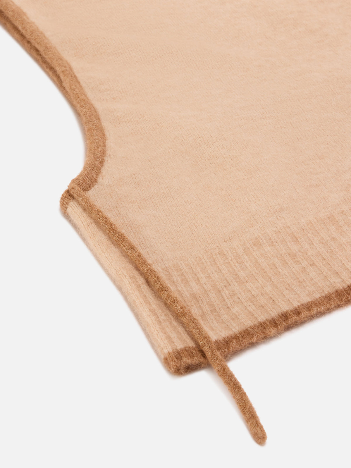 Beige Harlow Kapuze aus Alpaka-Mix mit kontrastierendem Besatz 