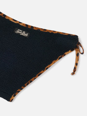 Jaiden String-Bikini aus schwarzem Crinkle mit Leopardenbesätzen 