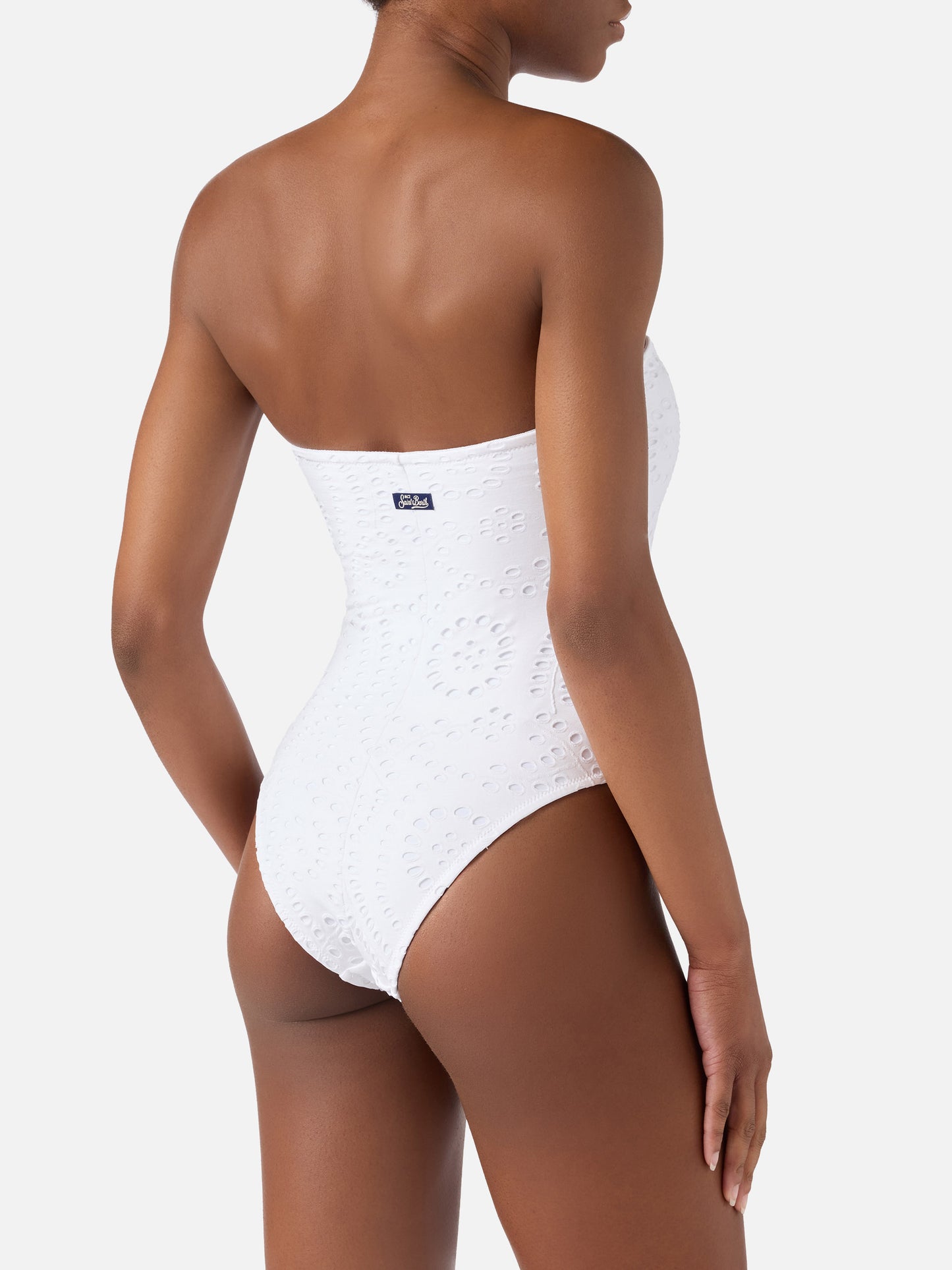 Bañador de una pieza bandeau Khyra en tejido sangallo blanco 