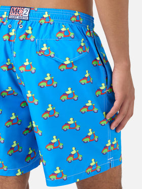 Bañador azul con estampado de patos en scooters | Edición Especial 