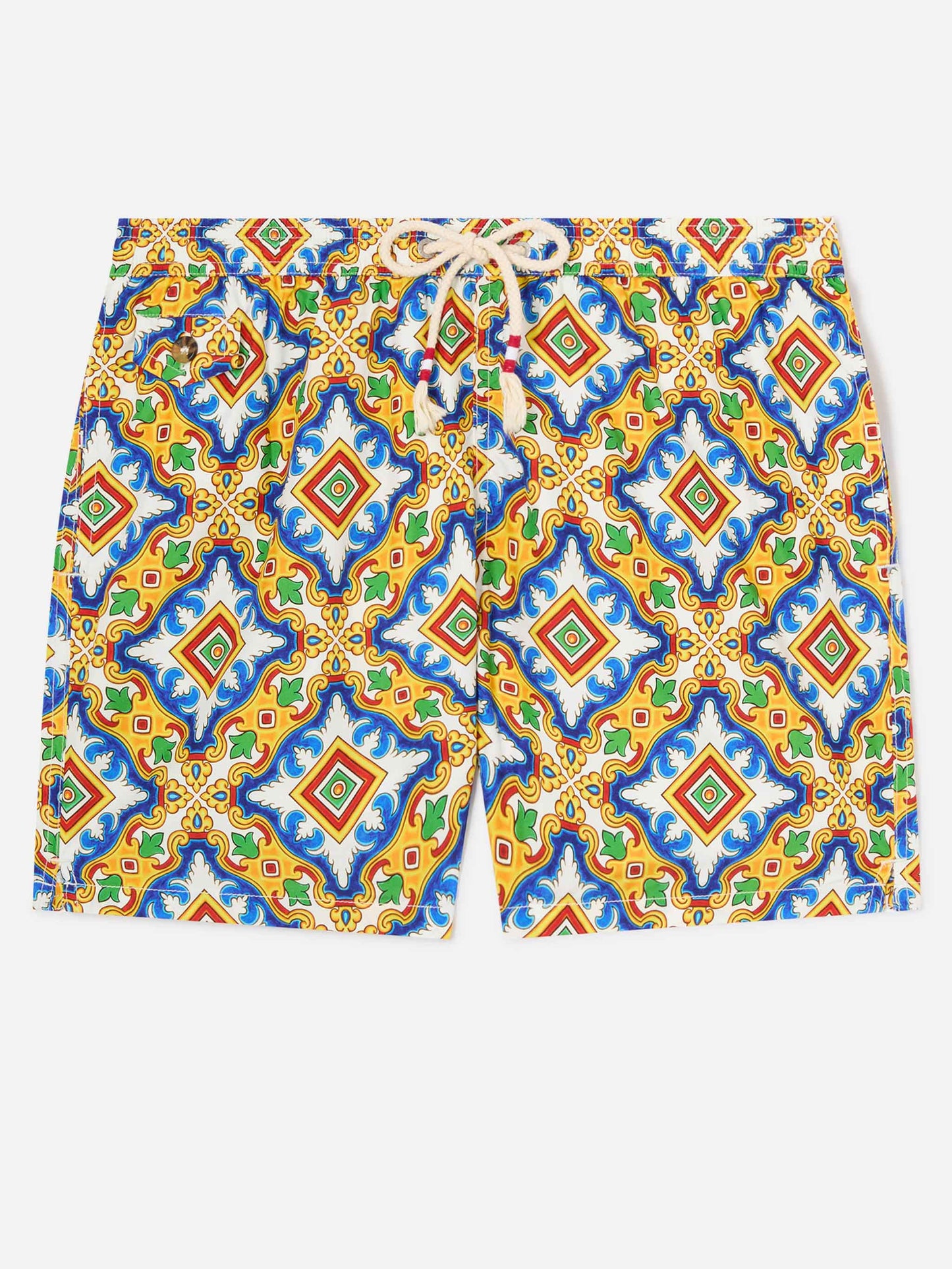 Bañador corto de tejido técnico con estampado mayólica multicolor sobre fondo blanco 