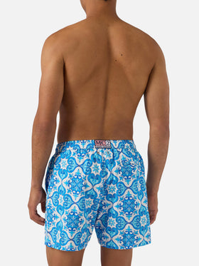 Bañador Lighting 70 con estampado de mayólica azul 