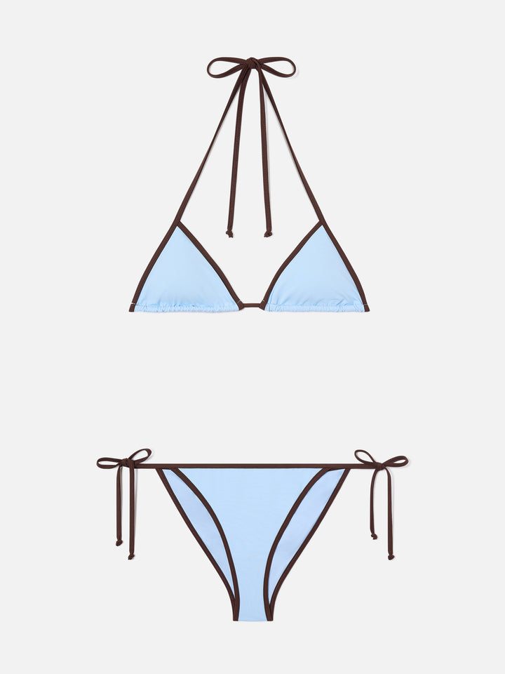 Leah Virgo brauner Bikini mit hellblauen Kontrastabschlüssen 