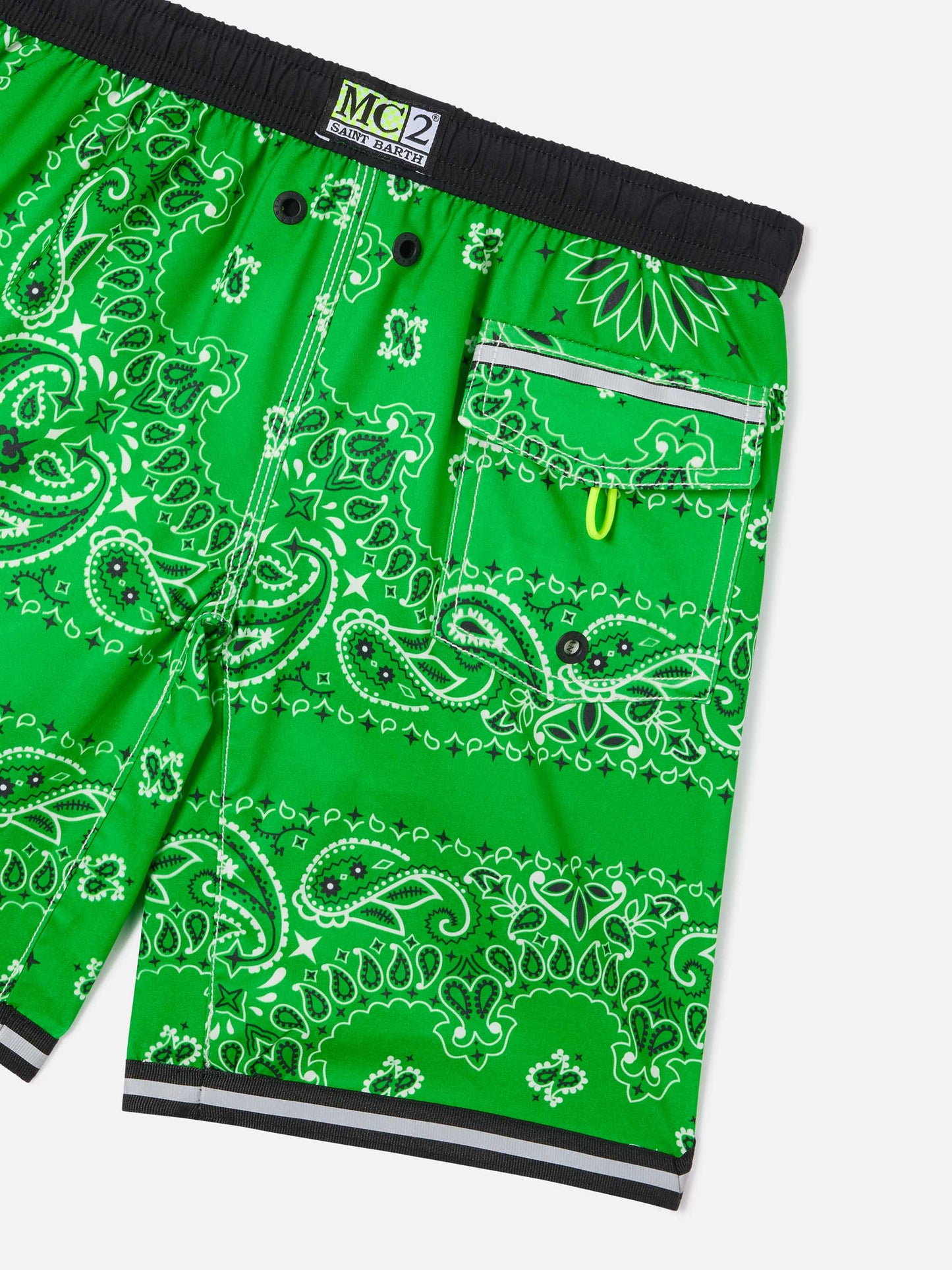Lange Badeshorts für Jungen mit Bandana-Print 