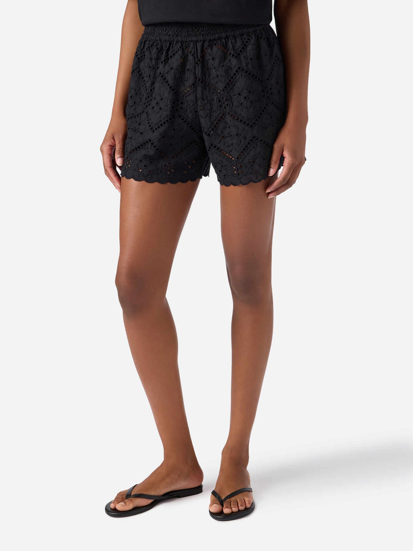 Shorts negros Meave en broderie anglaise 