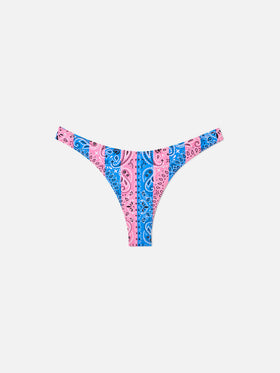 Slip da bagno da donna sgambato con stampa bandana
