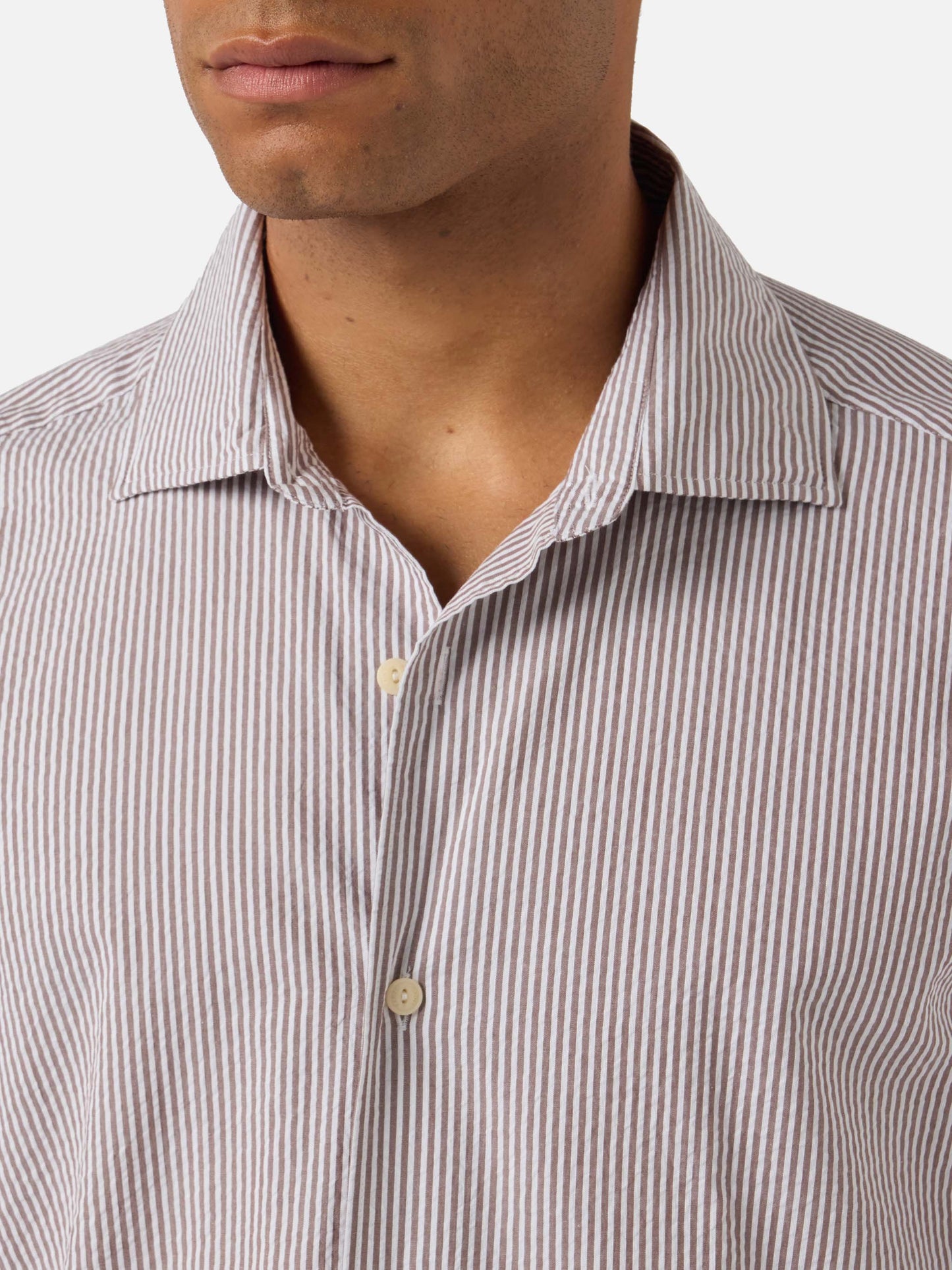Camisa Pamplona de rayas marrones en seersucker 