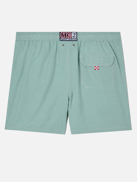 Salbeigrüne, mittellange, klassische leichte Badehose von Patmos