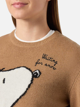 Maglione New Queen in misto cashmere cammello con jacquard Snoopy e ricamo | PEANUTS SPECIAL EDITION