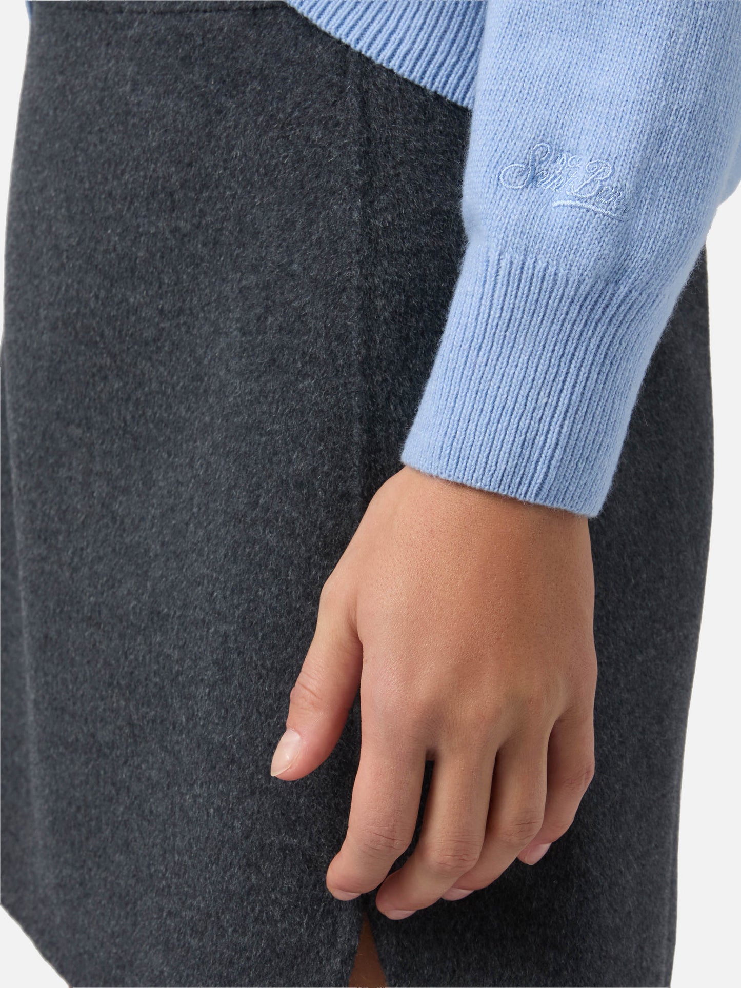 Maglione New Queen in misto cashmere azzurro con jacquard Après Chic