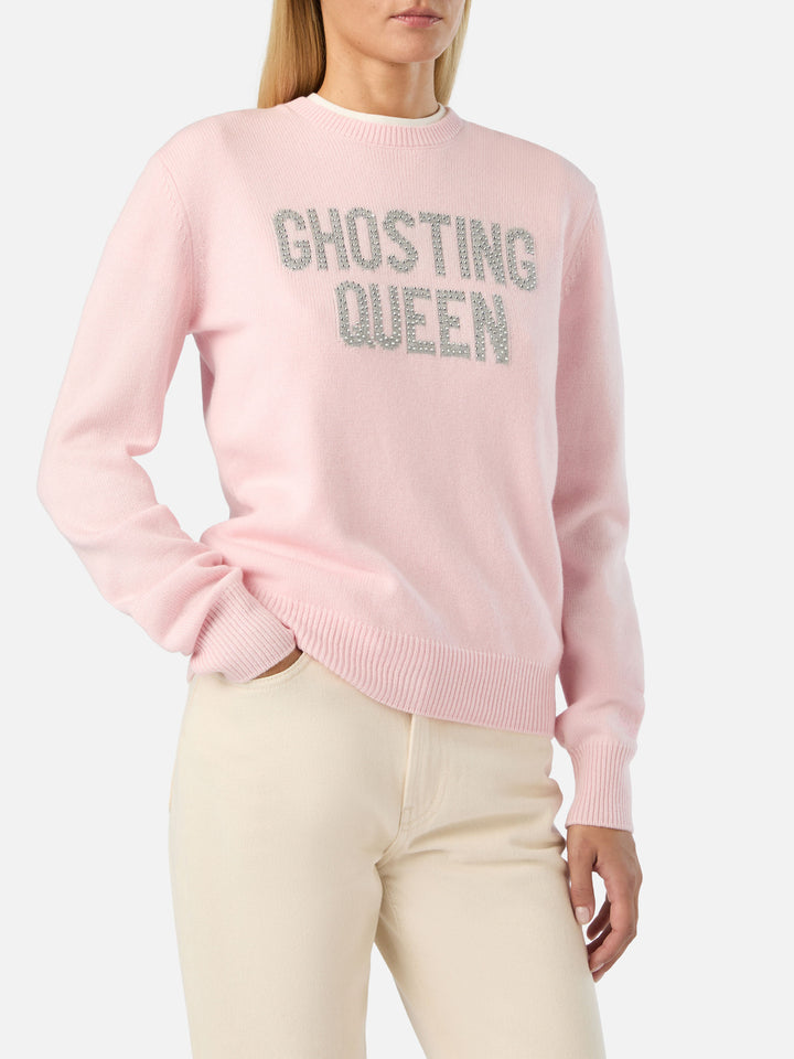 Pull rose New Queen à col rond en maille avec broderie en strass Ghosting Queen 