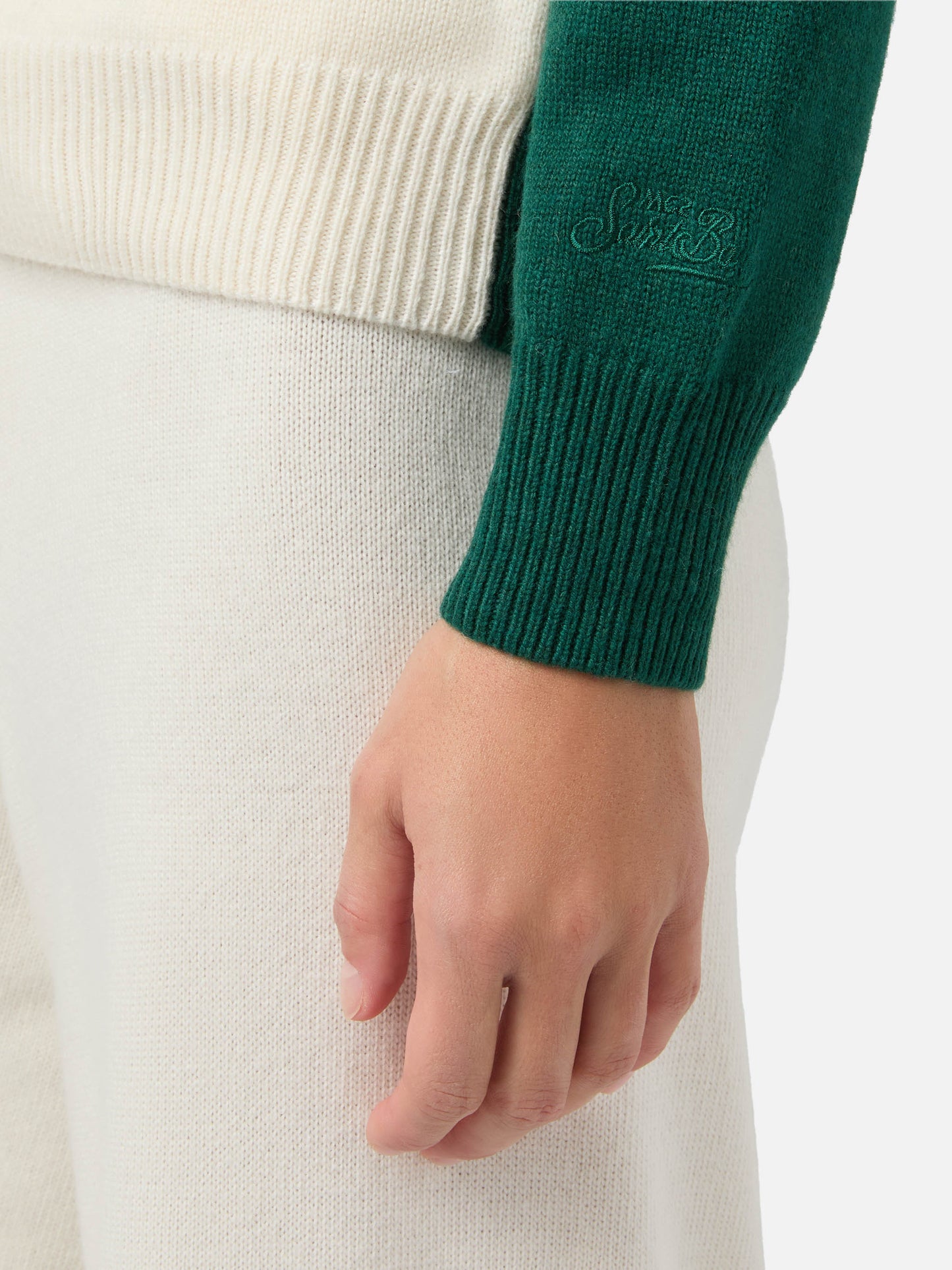 Maglione New Queen in misto cashmere verde con jacquard cartolina St. Moritz | ST. MORITZ SPECIAL EDITION